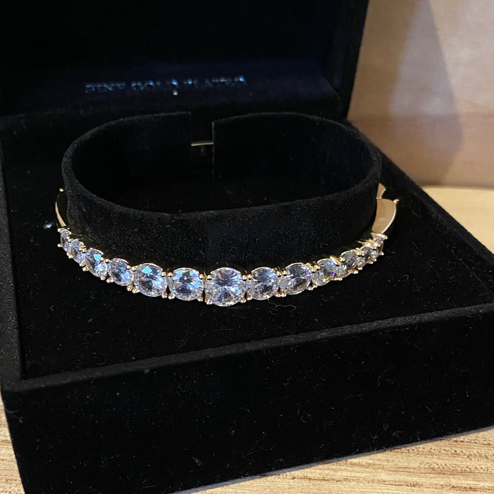 New Fine Gold Plates and Crystal Bracelet with Clasp opening